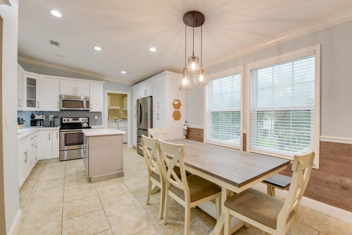 Loggerhead Lagoon - Modern Waterfront Home Pirates Cove Bagian luar foto