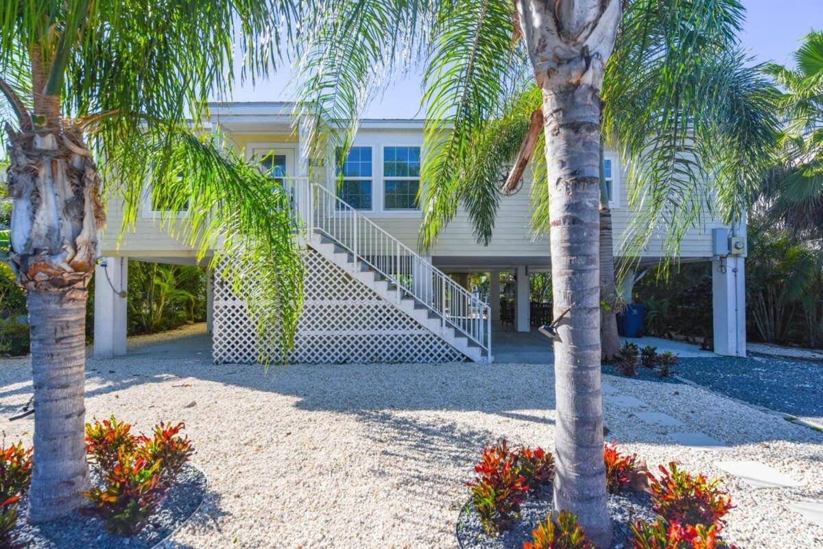 Loggerhead Lagoon - Modern Waterfront Home Pirates Cove Bagian luar foto