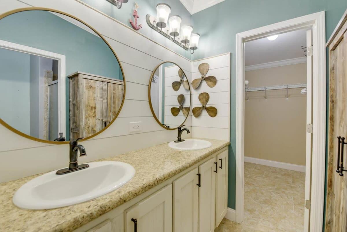 Loggerhead Lagoon - Modern Waterfront Home Pirates Cove Bagian luar foto